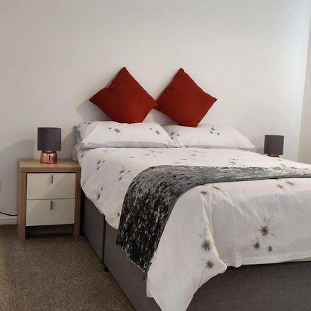 2 Bed Solihull Near Nec Airport, Jlr, Resort Wrld Екстер'єр фото