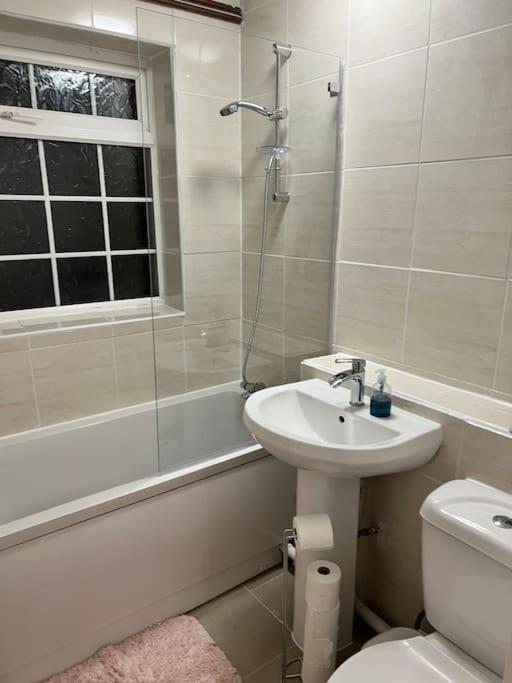 2 Bed Solihull Near Nec Airport, Jlr, Resort Wrld Екстер'єр фото