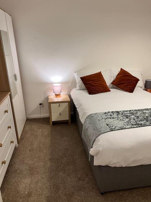 2 Bed Solihull Near Nec Airport, Jlr, Resort Wrld Екстер'єр фото